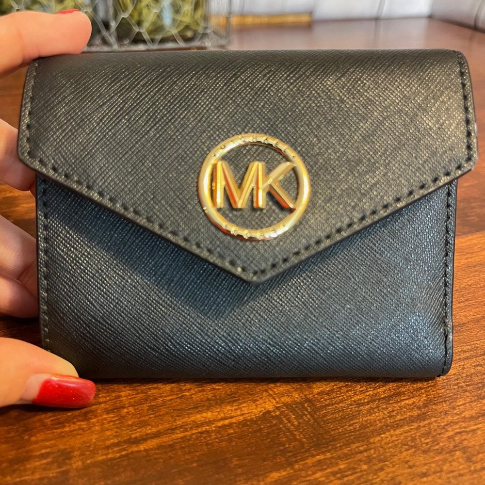 NWOT Tag - Michael Kors Wallet
